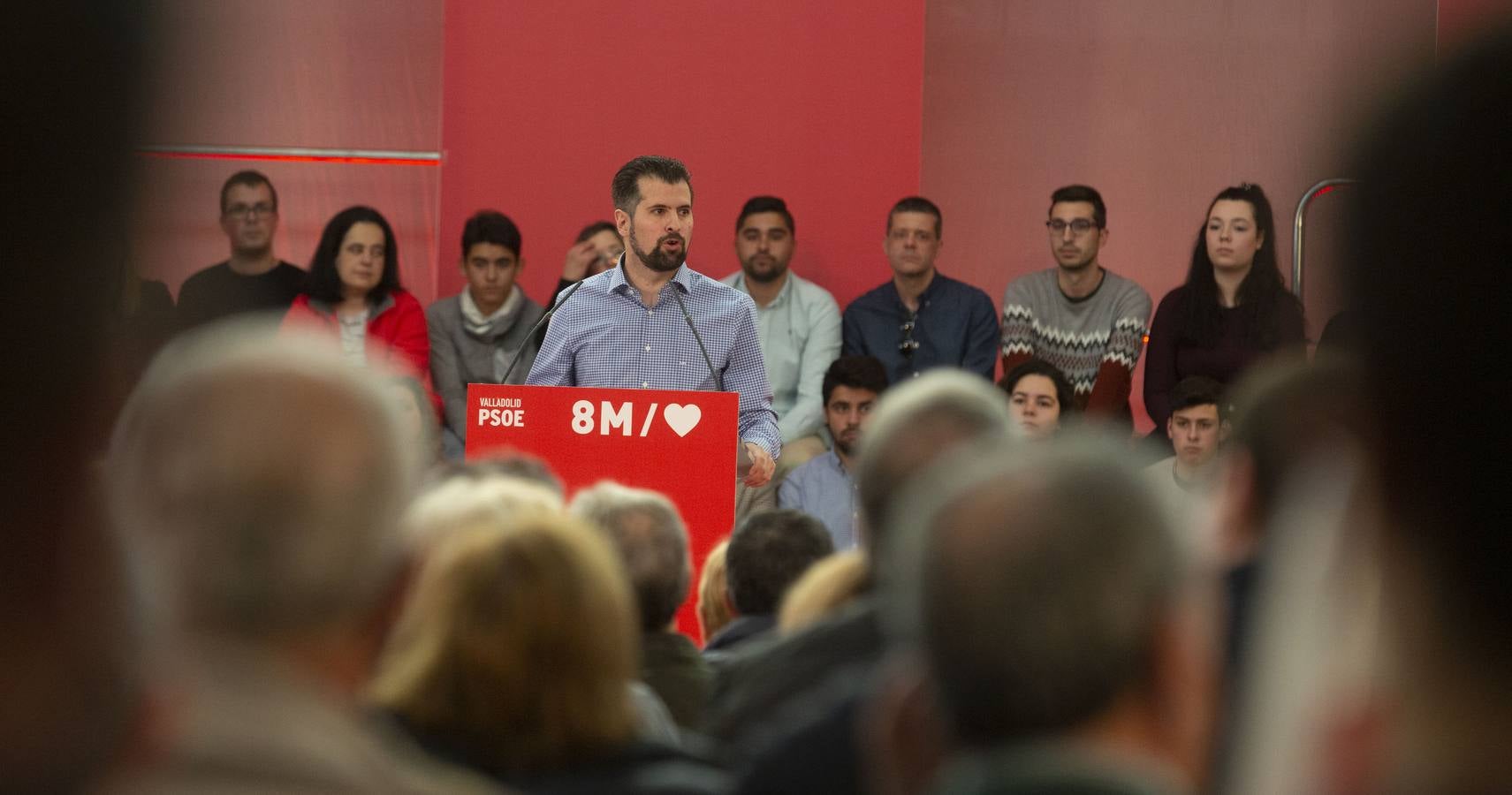 En la Feria de Muestras, donde tuvo lugar el encuentro, el líder del PSOE reivindicó al PSOE «como el partido que une, frente la confrontación, la mentira y la crispación de Ciudadanos y PP»