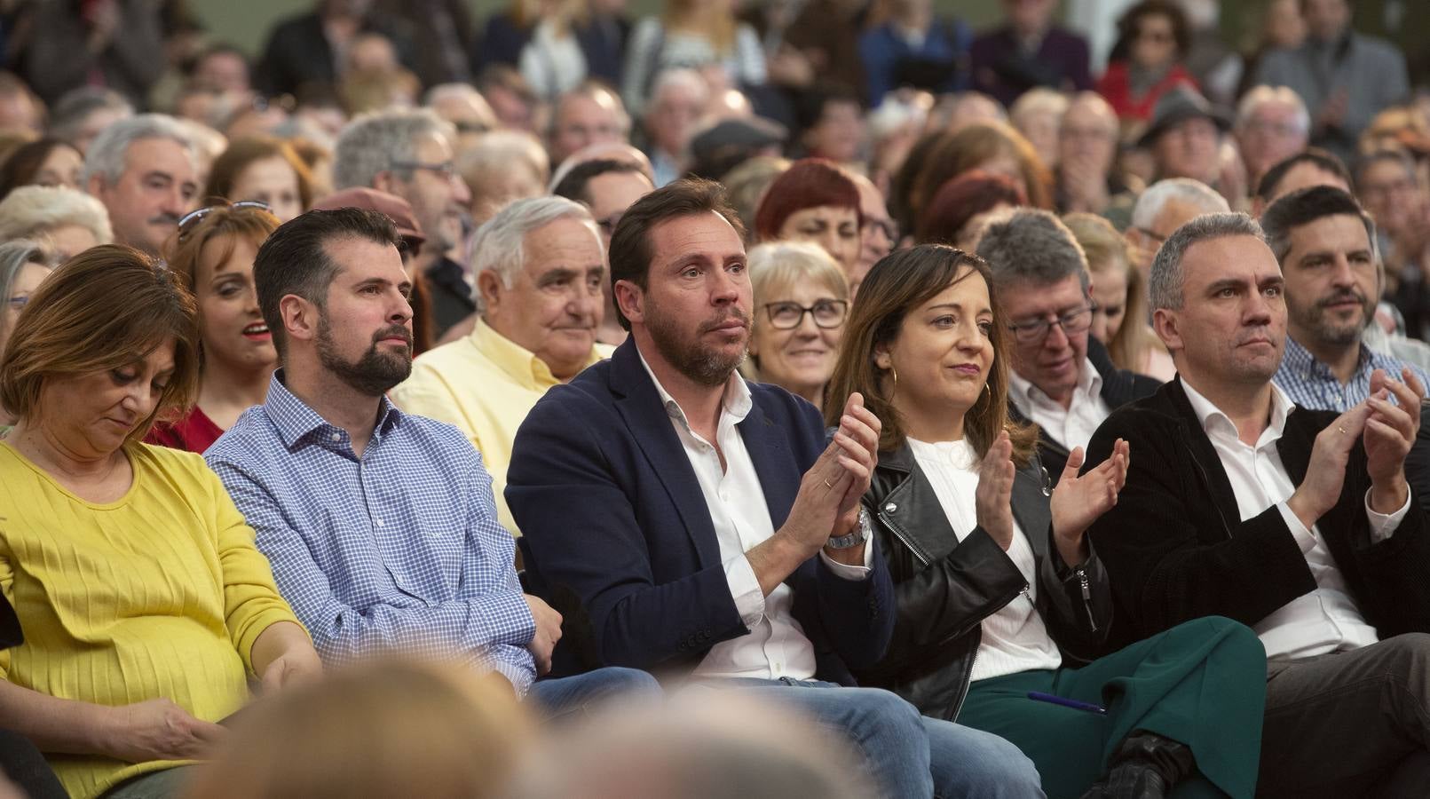 En la Feria de Muestras, donde tuvo lugar el encuentro, el líder del PSOE reivindicó al PSOE «como el partido que une, frente la confrontación, la mentira y la crispación de Ciudadanos y PP»