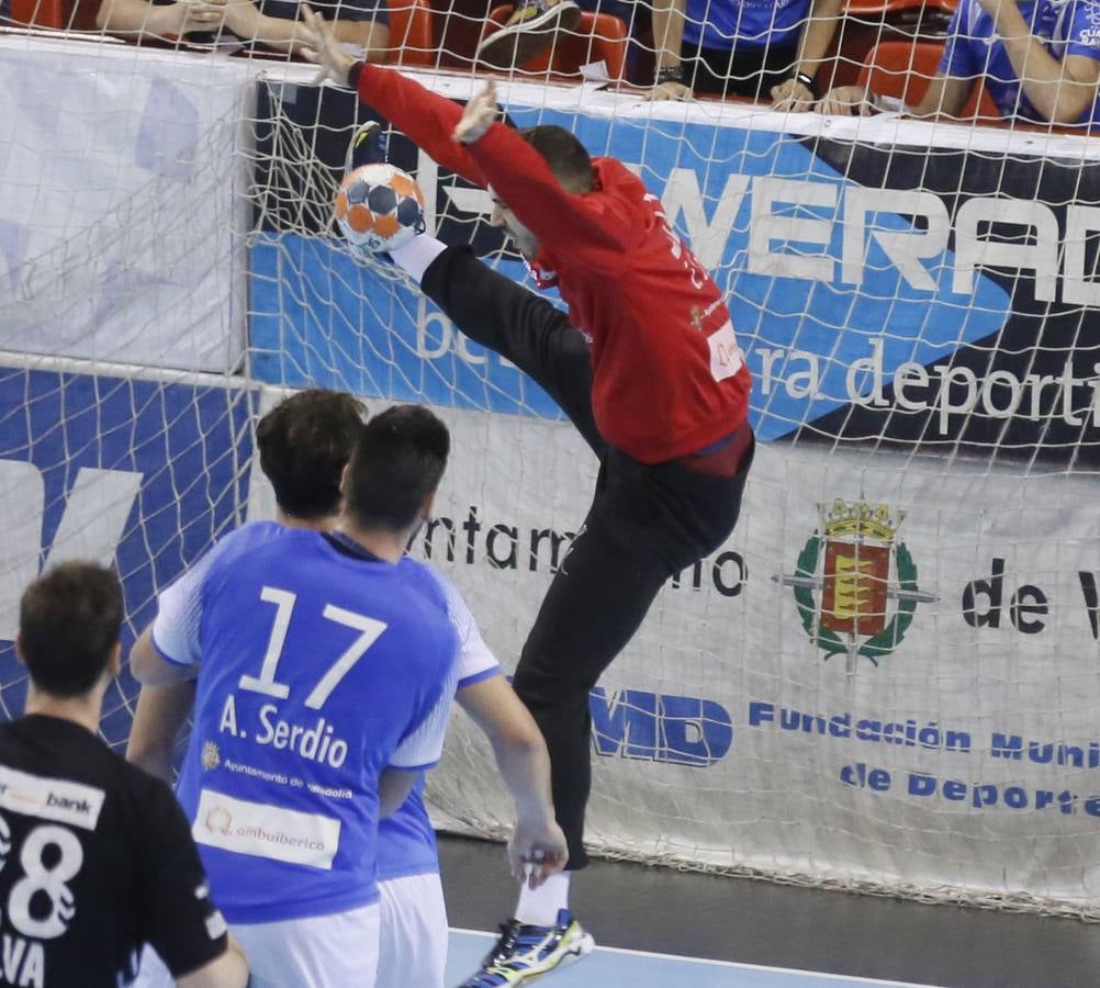 El equipo vallisoletano derrota al conjunto cántabro gracias a su buena defensa y a sus momentos de fluidez en ataque