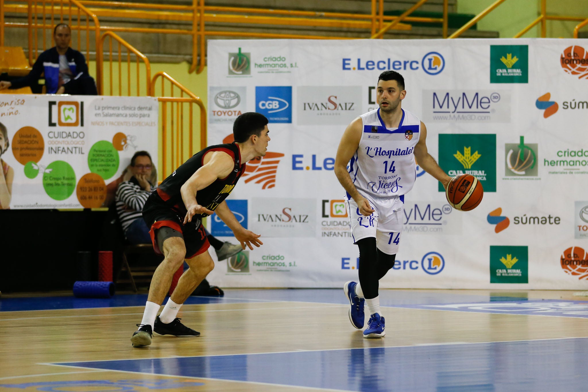 El equipo salmantino suma su quinta victoria y abandona el farolillo rojo del grupo de la permanencia