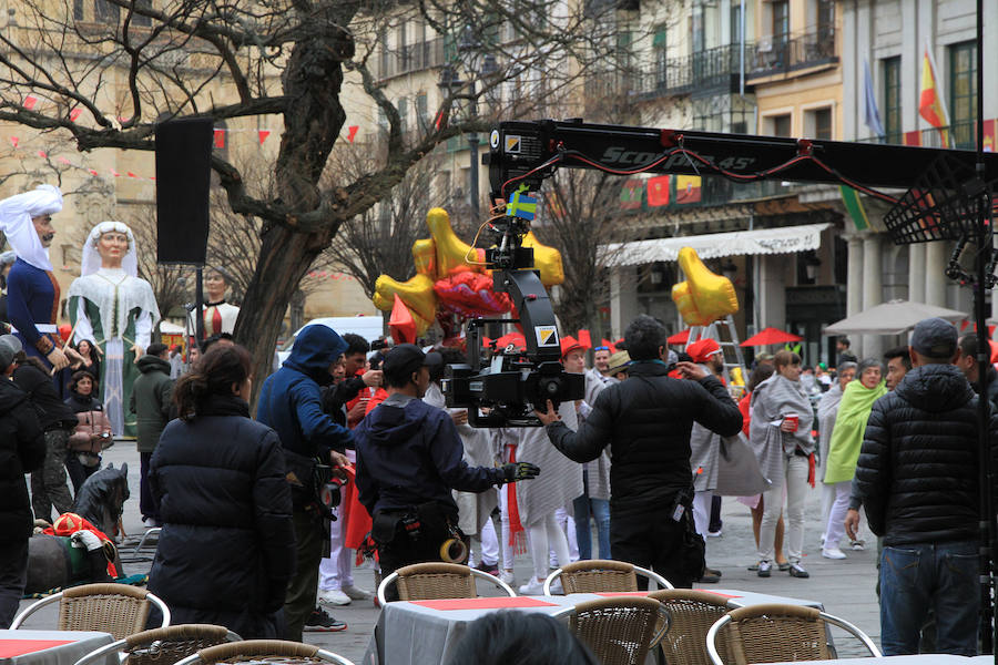 Fotos: Rodaje de una película china en la Plaza Mayor de Segovia