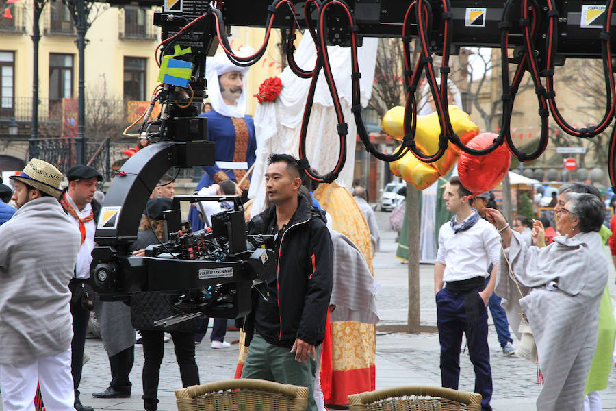 Fotos: Rodaje de una película china en la Plaza Mayor de Segovia
