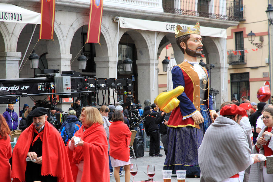 Fotos: Rodaje de una película china en la Plaza Mayor de Segovia