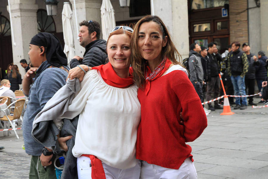 Fotos: Rodaje de una película china en la Plaza Mayor de Segovia