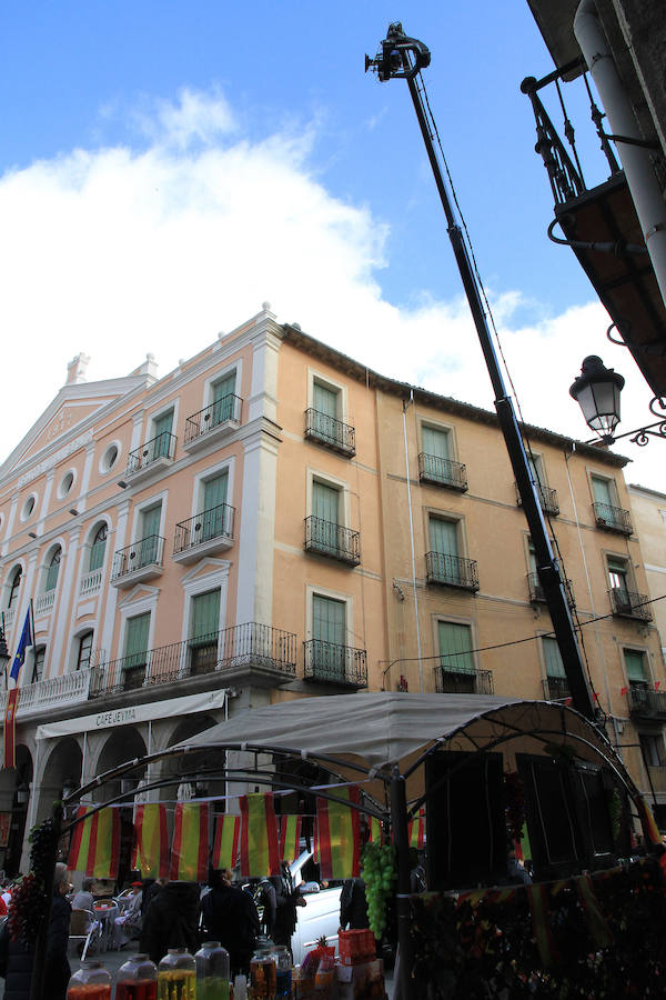 Fotos: Rodaje de una película china en la Plaza Mayor de Segovia
