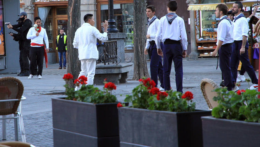 Fotos: Rodaje de una película china en la Plaza Mayor de Segovia