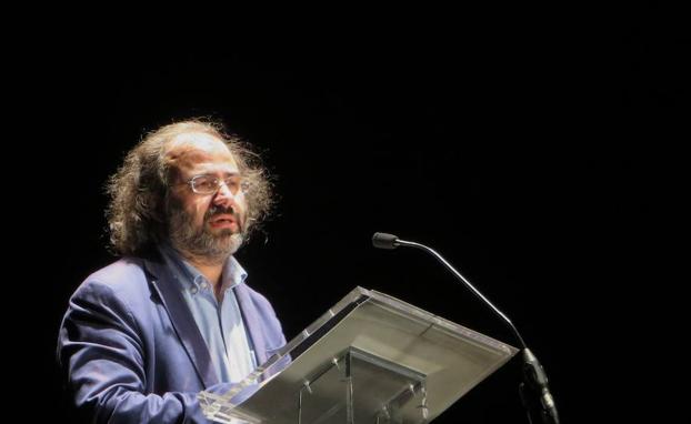 «Despreciar la poesía de raíz cristiana es como querer tapar el sol con un dedo»
