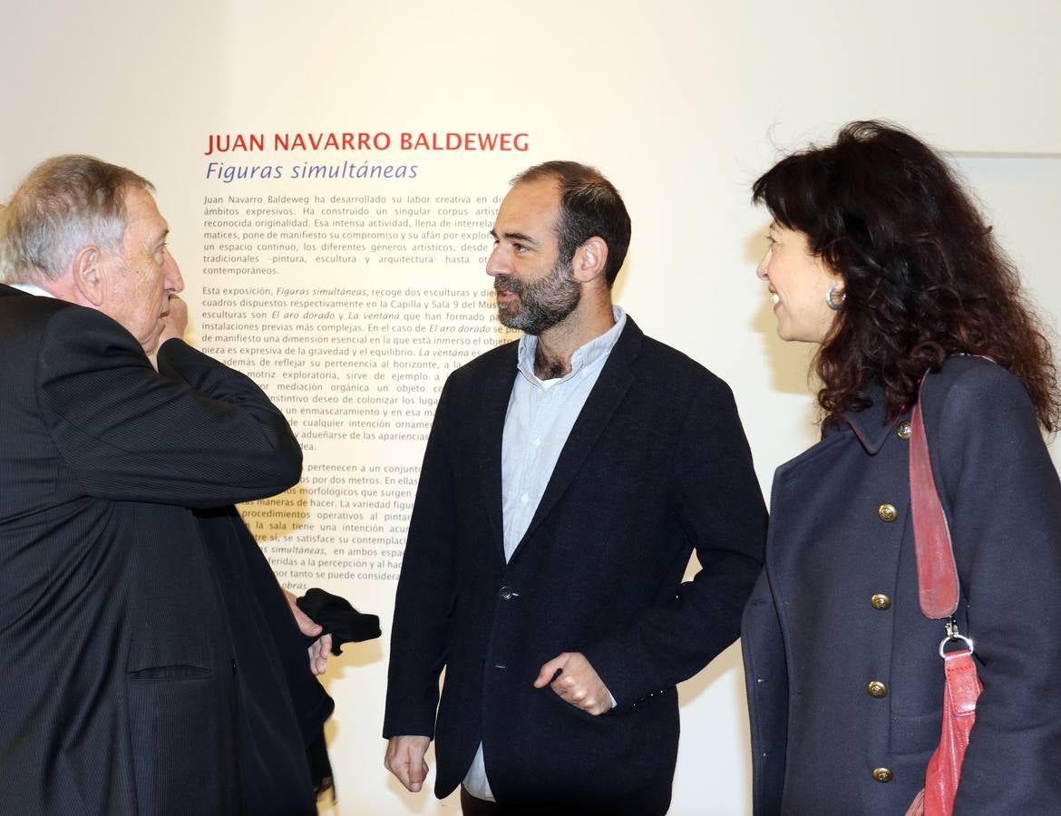 La Capilla del Museo acoge dos esculturas del arquitecto mientras que 19 lienzos de gran formato llenan la Sala 9 con la exposición 'Figuras simultáneas'