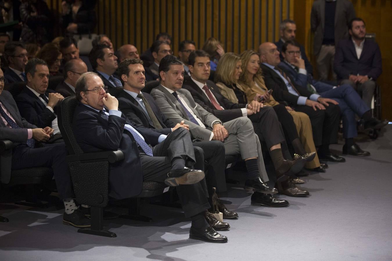 El presidente del Partido Popular estuvo arropado en el acto por numerosos cargos del PP, desde el presidente de la Junta a alcaldes de localidades de la provincia