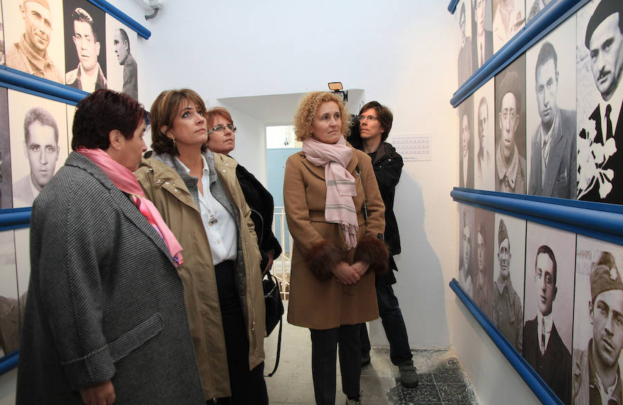 Fotos: La ministra de Justicia visita la exposición &#039;Pasos sin Tierra&#039; y el Memorial Democrático en La Cárcel Centro de Creación