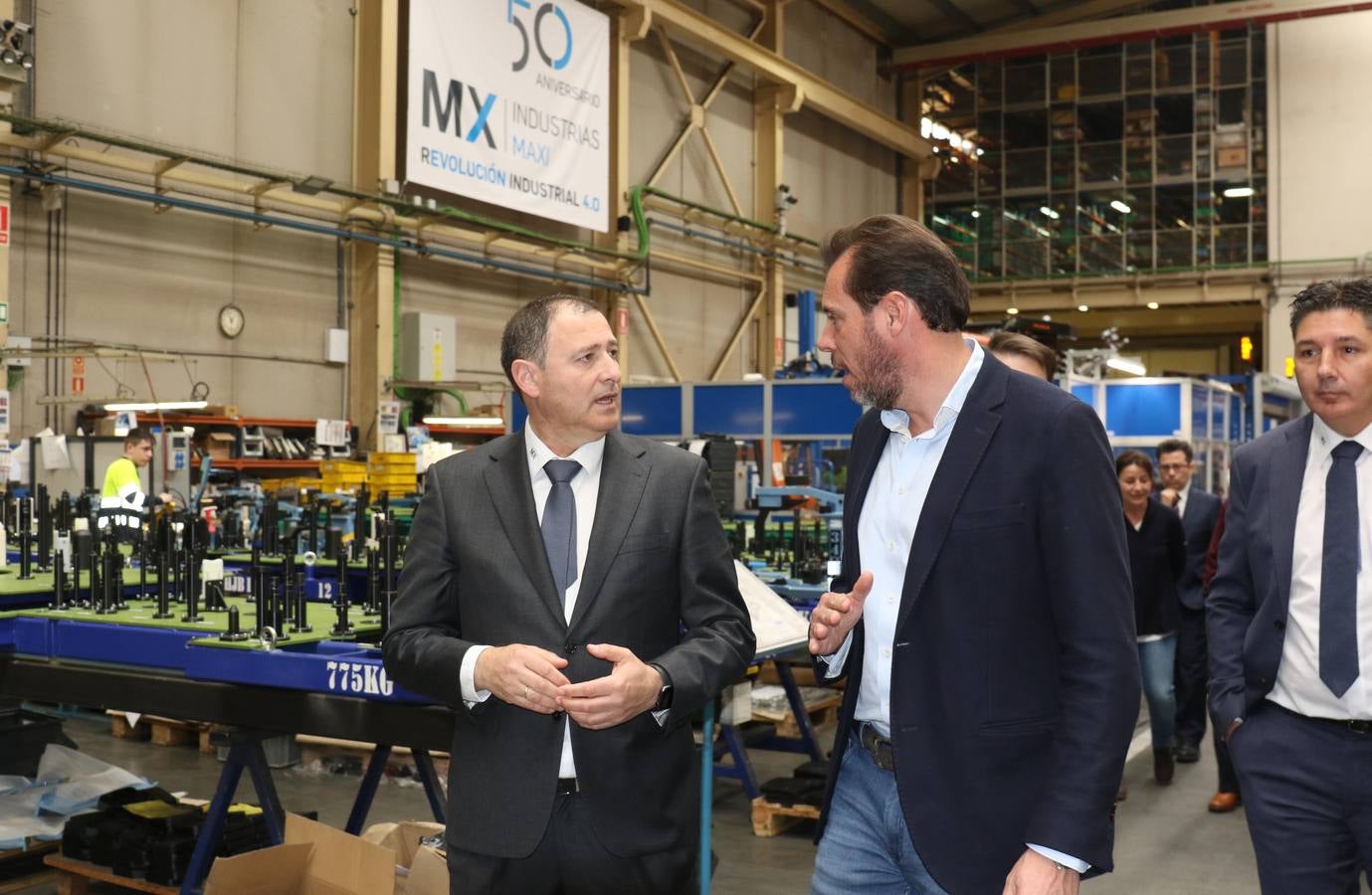 Durante la visita, el alcalde comprobó en primera persona el trabajo que realizan los diferentes departamentos