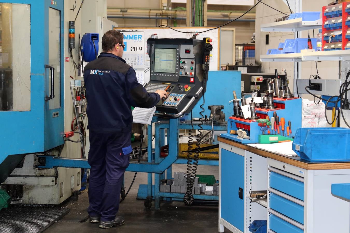 Durante la visita, el alcalde comprobó en primera persona el trabajo que realizan los diferentes departamentos