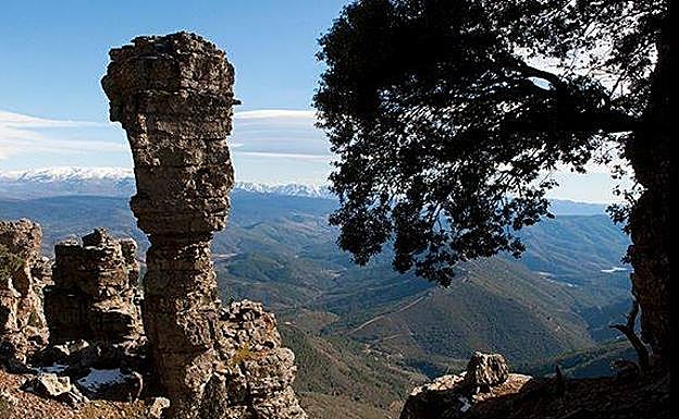 La Torrita, en Herguijuela de la Sierra, forma parte de la primera ruta senderista.