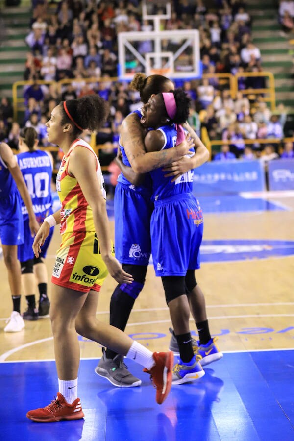 Fotos: Perfumerías Avenida vuelve a vencer al Girona