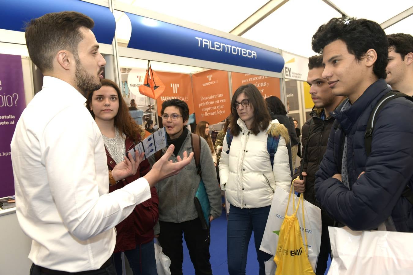 Inauguración de FIBEST, foro de empleo para estudiantes.
