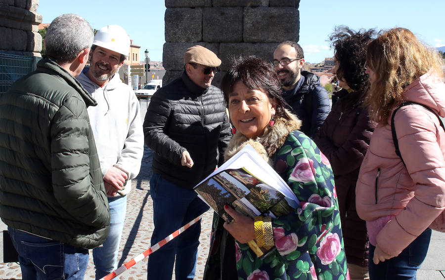 Fotos: Retiran a la Virgen del Acueducto para su restauración