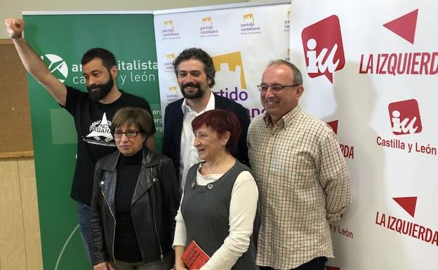 De izquierda a derecha, Daniel García, Adela Pascual, José Sarrión, Yolanda Rodríguez y Luis Marcos