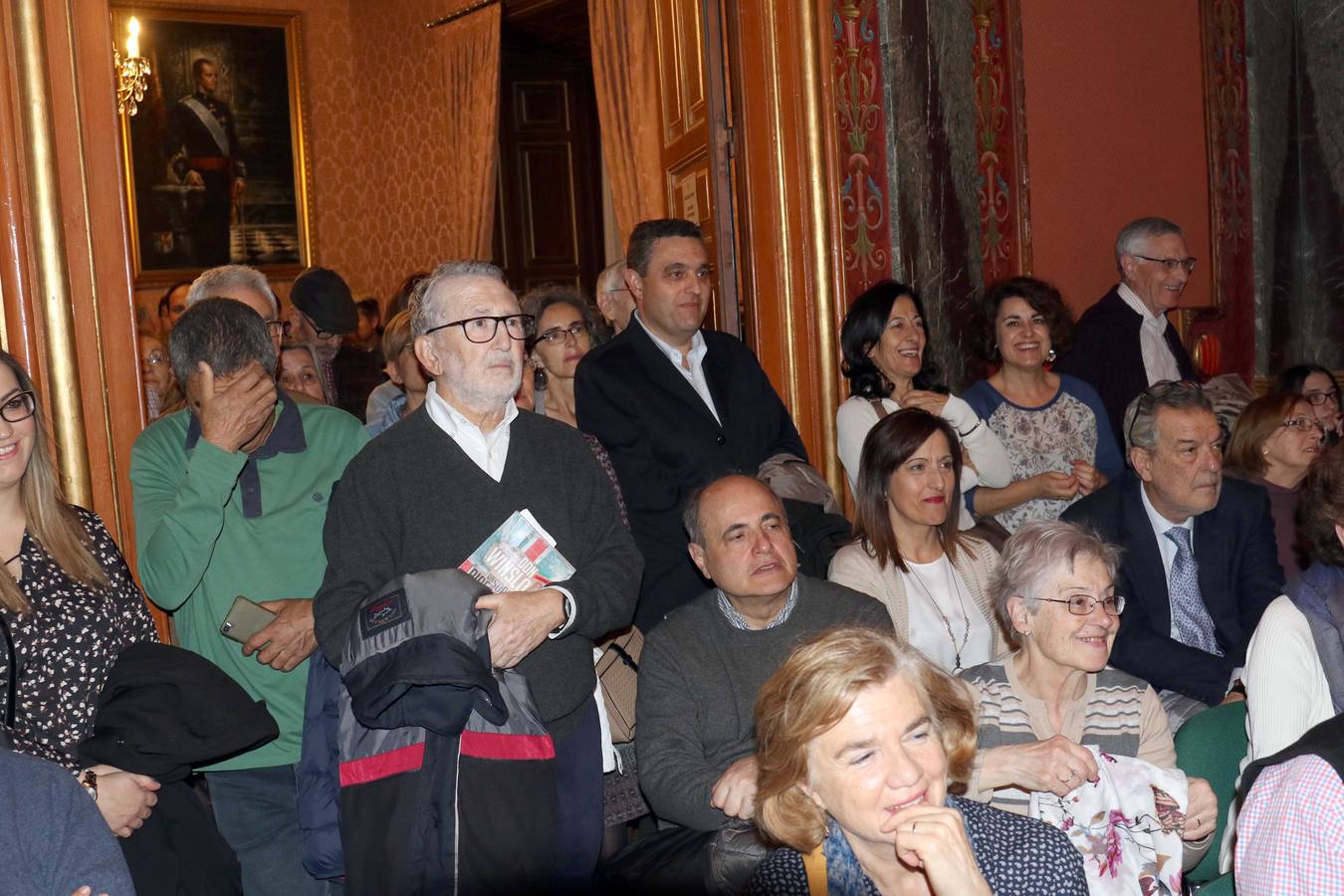Emilio del Río ha protagonizado este jueves una suerte de conferencia cómica y lúdica sobre la etimología y los parentescos de nuestras palabras más comunes provenientes del latín.