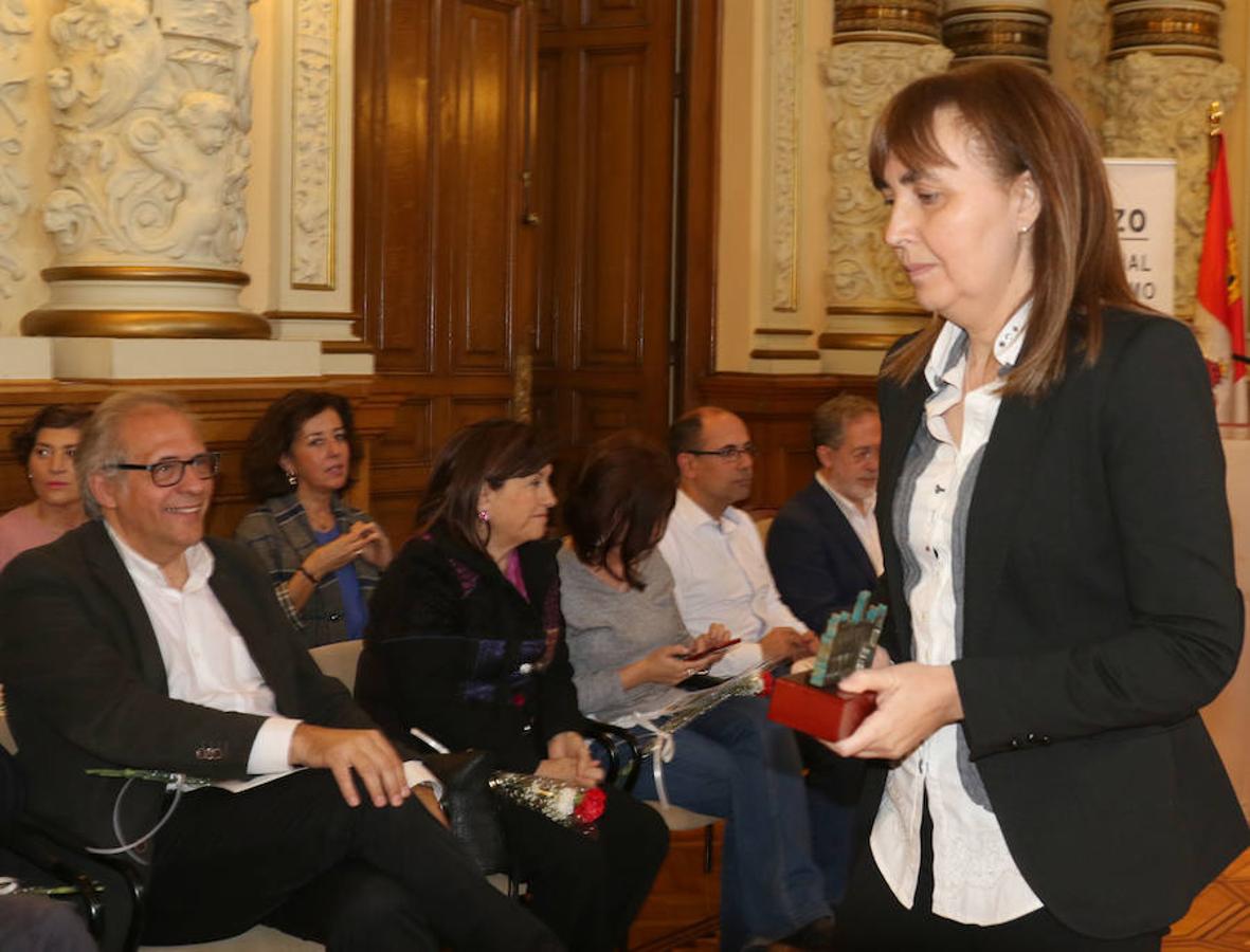 El salón de recepciones del Ayuntamiento de Valladolid ha acogido el acto para conmemorar el Día Internacional contra el Racismo.