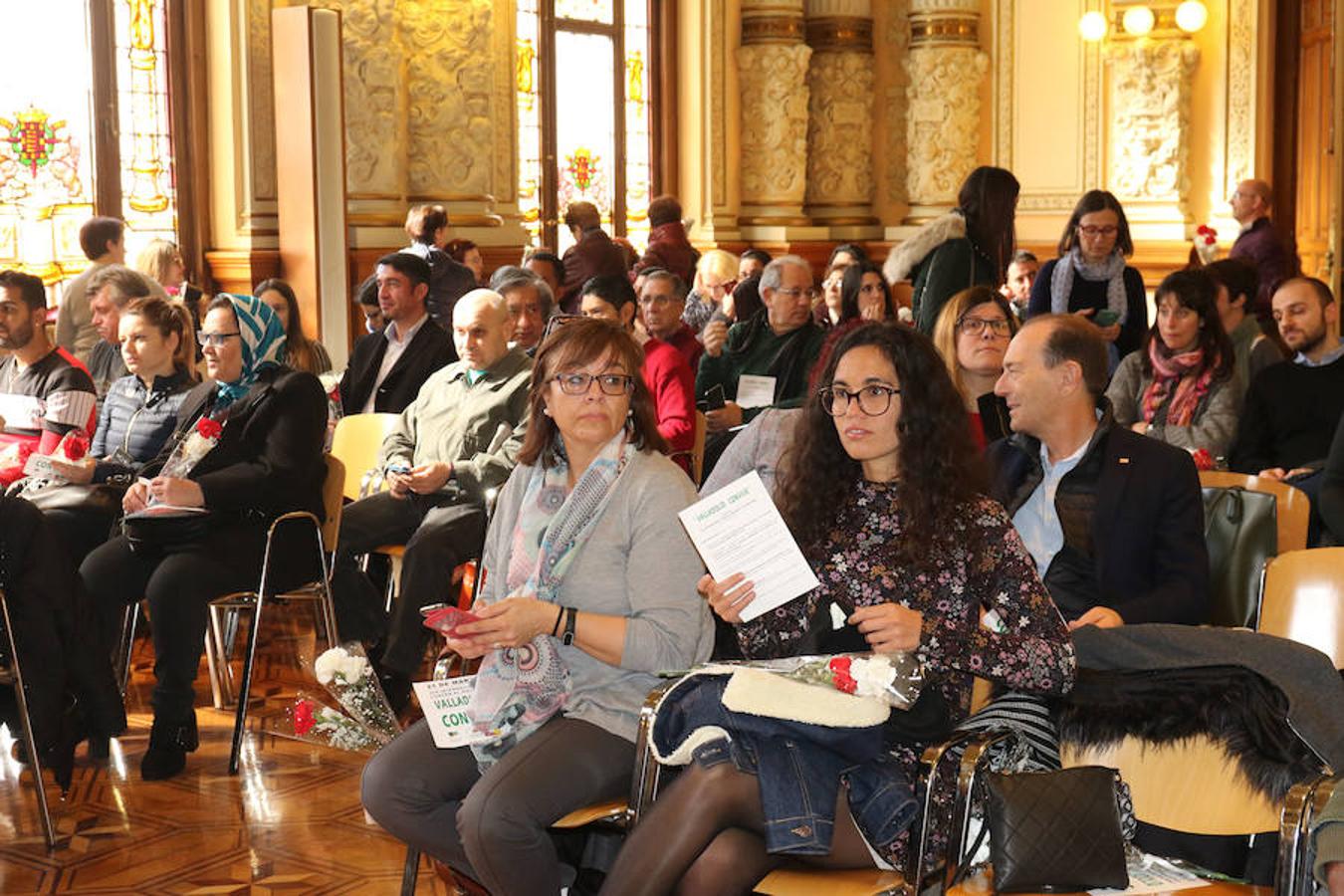 El salón de recepciones del Ayuntamiento de Valladolid ha acogido el acto para conmemorar el Día Internacional contra el Racismo.