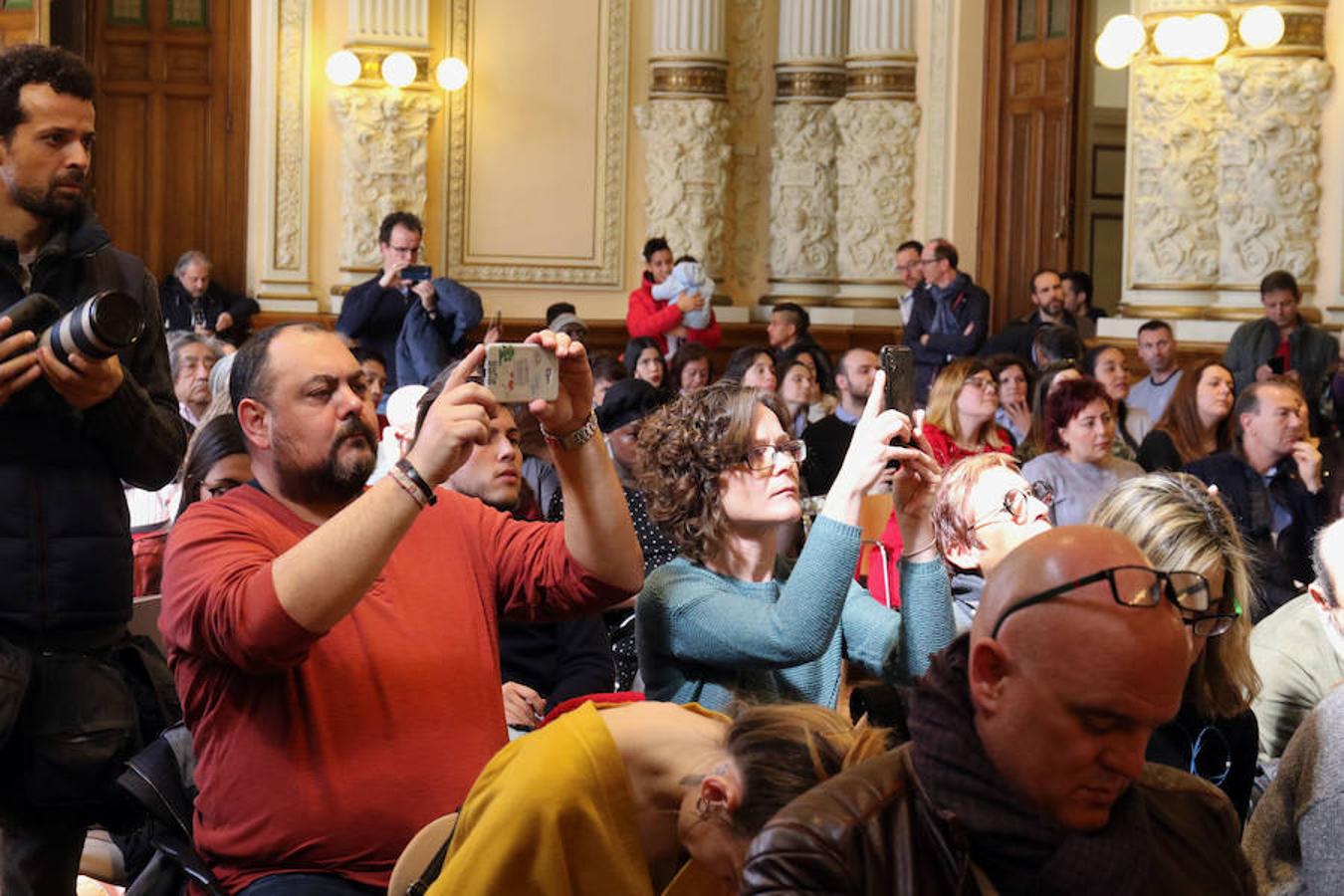 El salón de recepciones del Ayuntamiento de Valladolid ha acogido el acto para conmemorar el Día Internacional contra el Racismo.