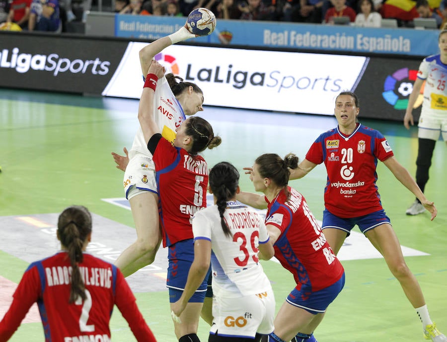 Fotos: Las Guerreras ganan a Serbia en su segundo partido en Palencia (31-28) 1/2