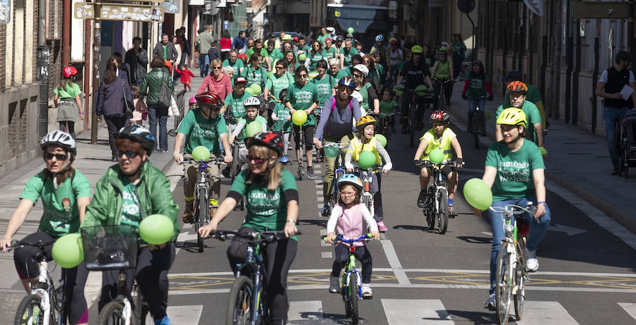 Fotos: Bicicletada por la escuela pública en Valladolid