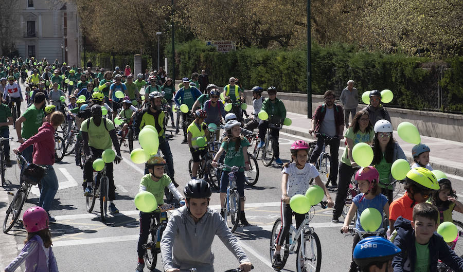 Fotos: Bicicletada por la escuela pública en Valladolid