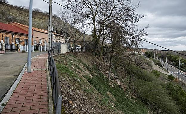 Ladera, paralela a la Carretera de Fuensaldaña, que se consolidará. 
