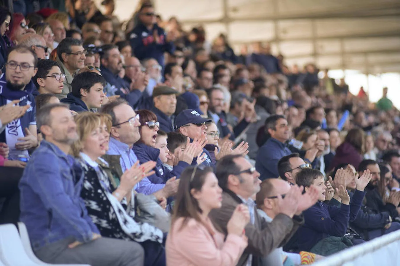 Partido de rugby entre el VRAC Quesos Entrepinares y el Gernika, que se saldó con un empate a 27.