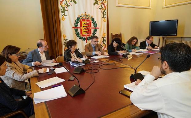 Reunión de la comisión celebrada en el Ayuntamiento.