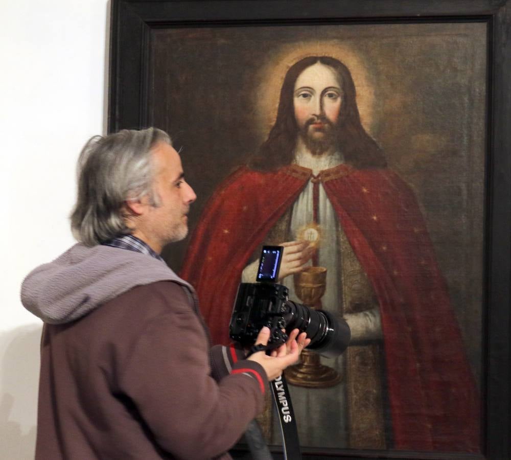 La muestra, abierta hasta el 23 de abril, repasa la visión de artistas como Juan de Juni, Berruguete o Santiago Bellido y Pedro Guerra 