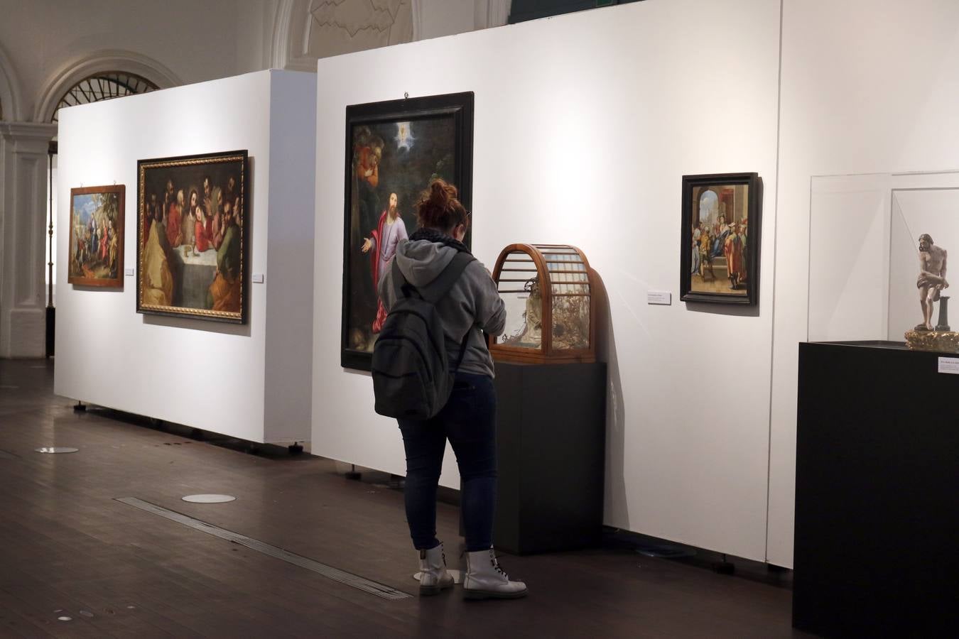 La muestra, abierta hasta el 23 de abril, repasa la visión de artistas como Juan de Juni, Berruguete o Santiago Bellido y Pedro Guerra 