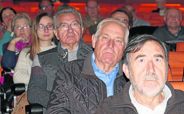 Vídeo. Asistentes a la conferencia del doctor Pérez Saborido.