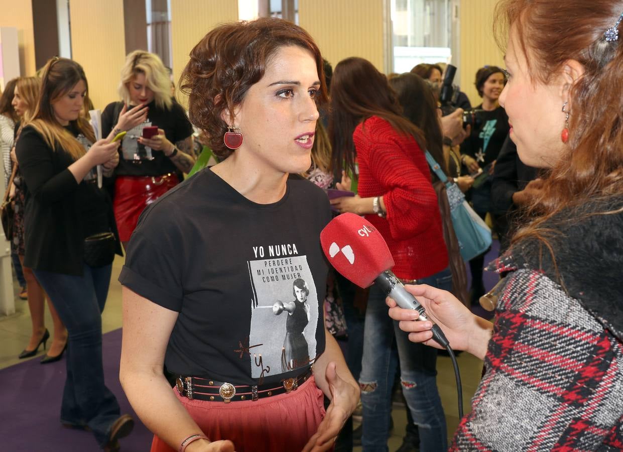 La gira 'Malasmadres On Tour', con Laura Baena, congrega a cientos de mujeres en la Sala Concha Velasco del LAVA