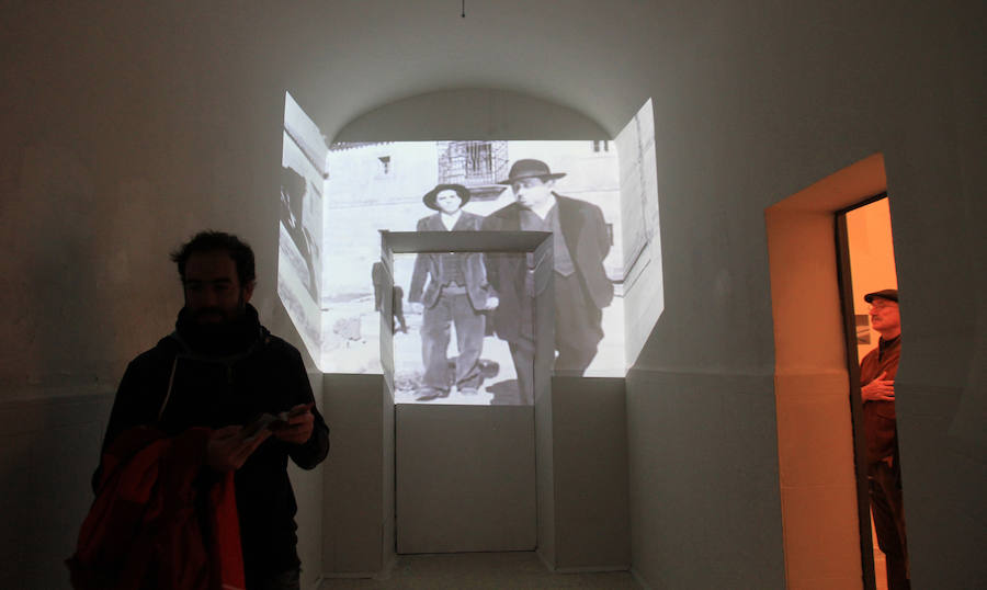 Fotos: Inauguración de la exposición &#039;Don Antonio. Las vidas de Machado&#039; en La Cárcel