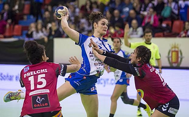 Elena Cuadrado, en un partido frente al Granollers. 