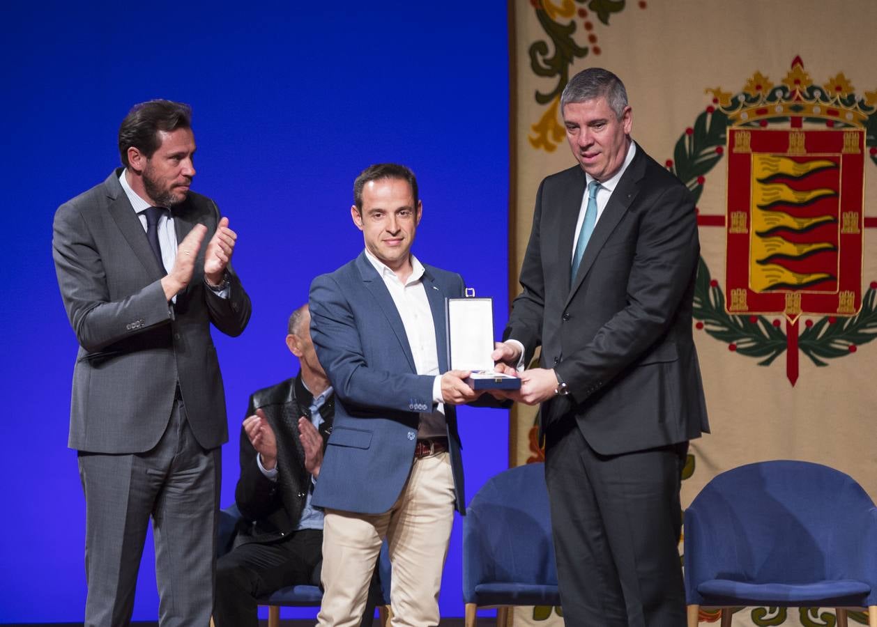 Medalla de Oro de la ciudad a Renault y sus trabajadores y el título de Hijo Predilecto para el vallisoletano José Vicente de los Mozos