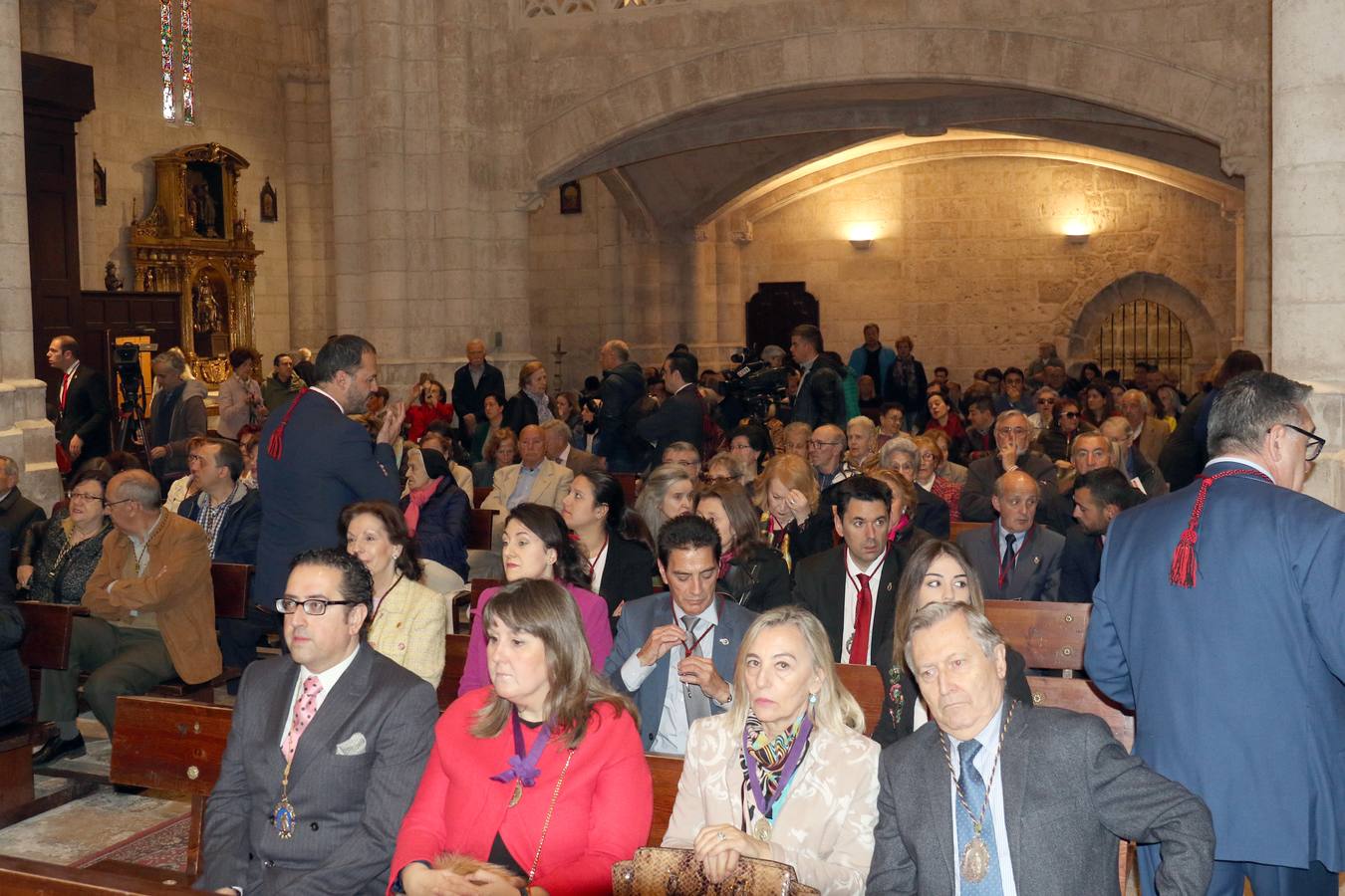 Primera misa con el Cardenal Ricardo Blázquez en la Antigua, despues de la limpieza de la piedra.