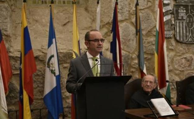 Miguel Ibáñez, durante la presentación de su libro en el Monasterio de San Millán de la Cogolla (La Rioja), en noviembre del pasado año. 