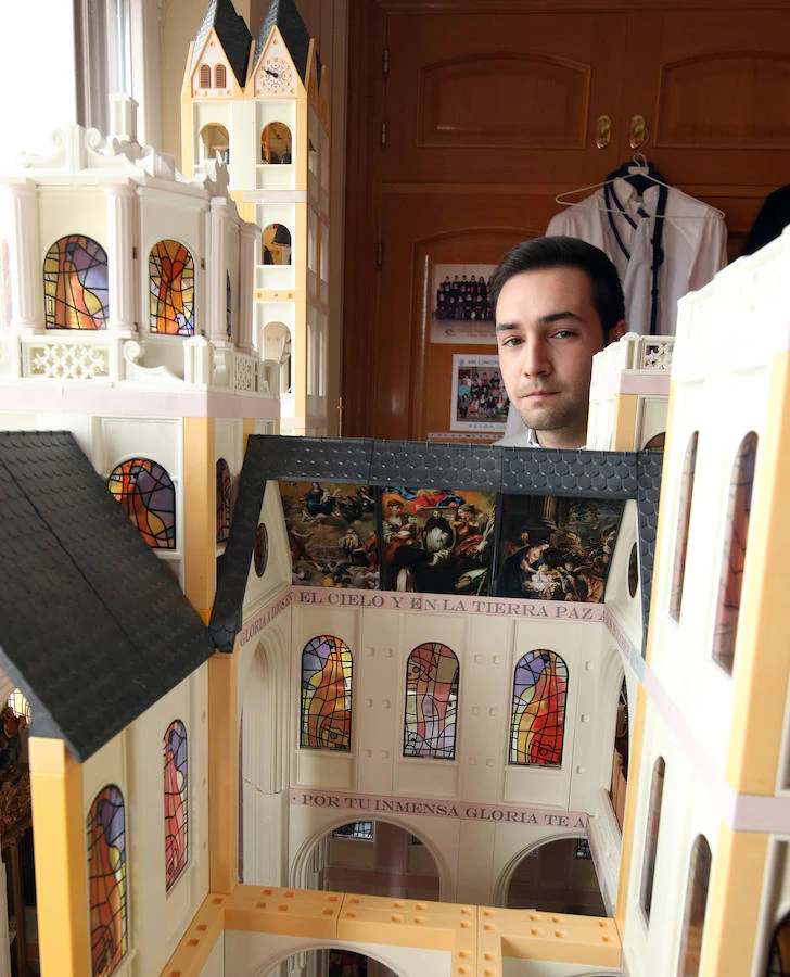 Fotos: Catedral hecha con Playmobil se expondrá en la Alhondiga