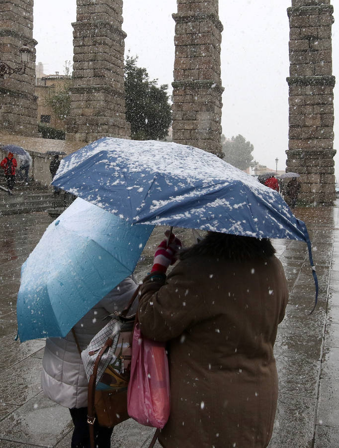 Fotos: Nieve en Segovia en el mes de abril