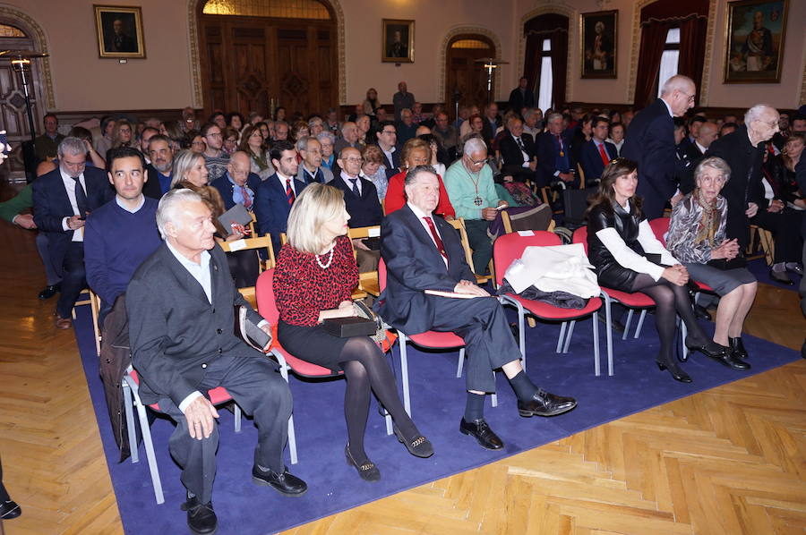 Fotos: Recital poético para celebrar el 75 aniversario del primer pregón de las Siete Palabras