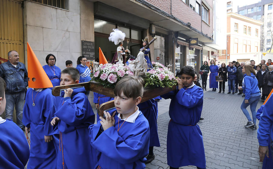 Fotos: Los niños inauguran la Semana Santa de Palencia