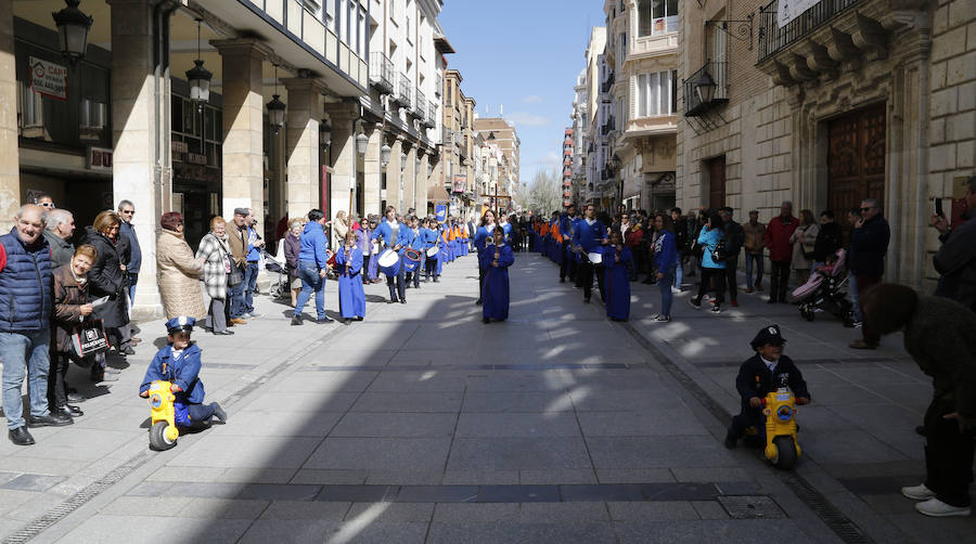 Fotos: Los niños inauguran la Semana Santa de Palencia