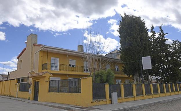 Residencia El Albero, en La Pedraja, ahora cerrada.