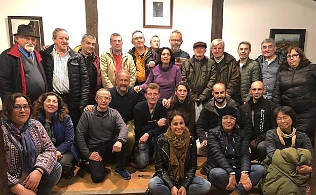 Asistentes a la reunión mantenida en la tarde del miércoles en el Ayuntamiento de La Alberca. 