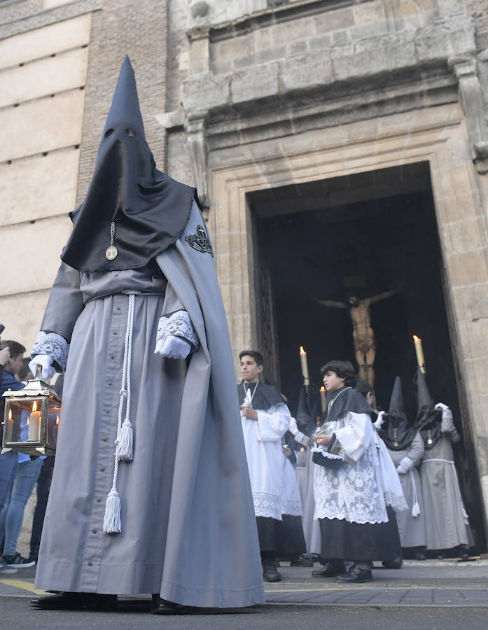 La Procesión de las Cinco Llagas ha recorrido el centro de Valladolid