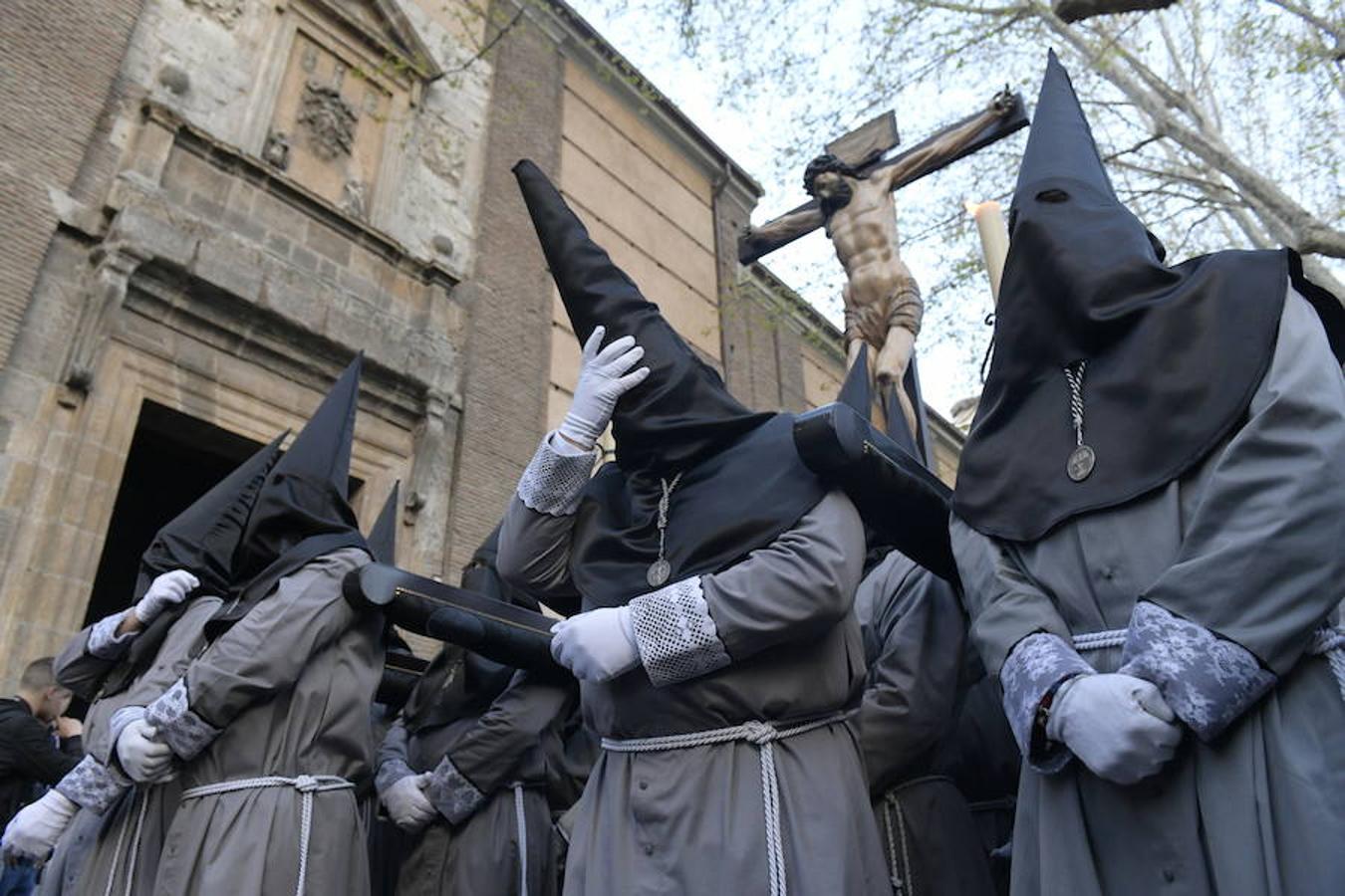 La Procesión de las Cinco Llagas ha recorrido el centro de Valladolid