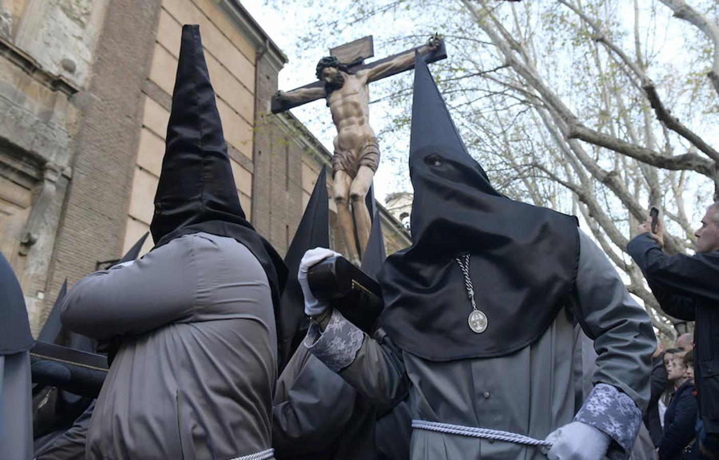 La Procesión de las Cinco Llagas ha recorrido el centro de Valladolid